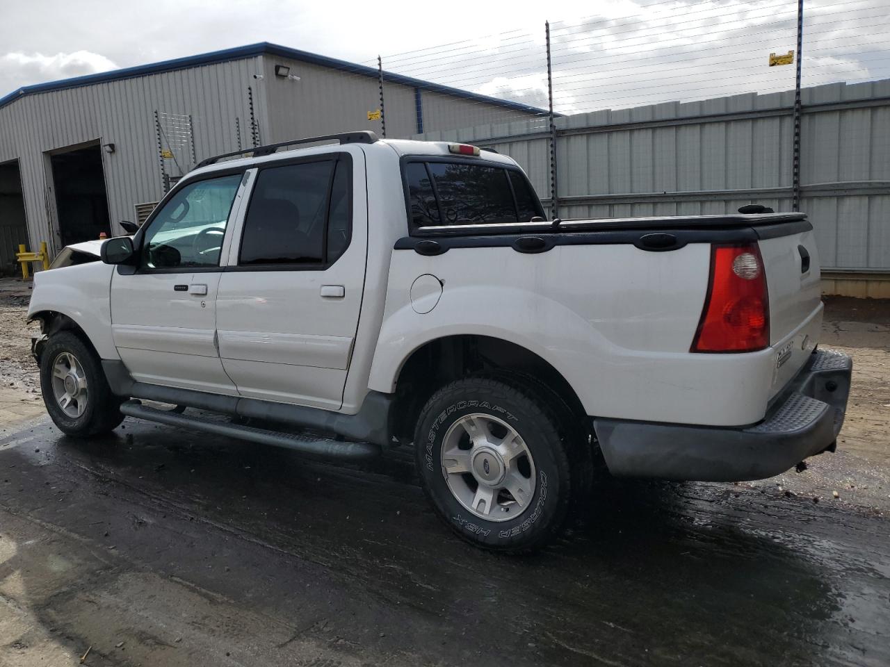 2004 Ford Explorer - Image 2