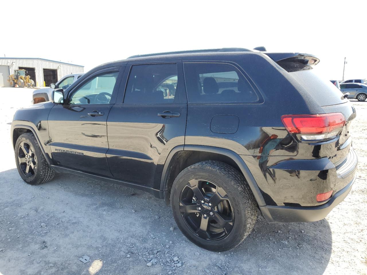 2018 Jeep Grand Cherokee - Image 2