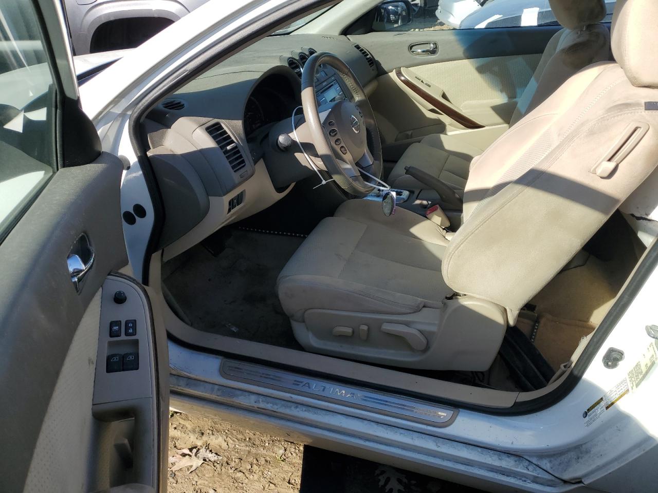 2012 Nissan Altima - Image 8