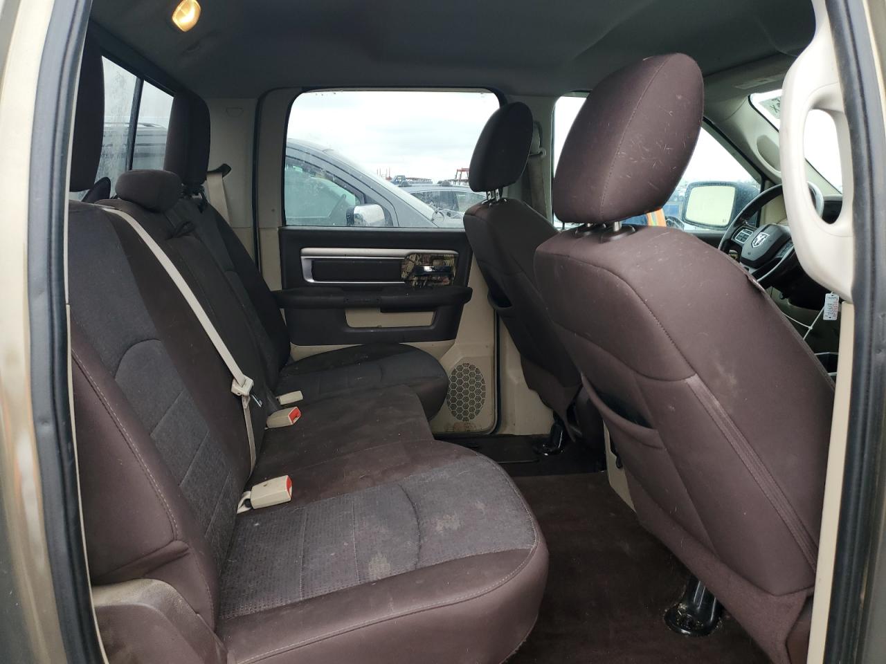 2015 RAM 1500 - Image 10