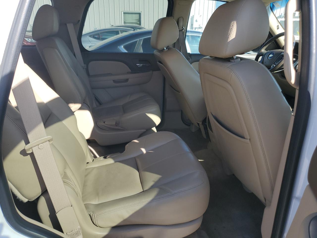 2011 Chevrolet Tahoe - Image 11