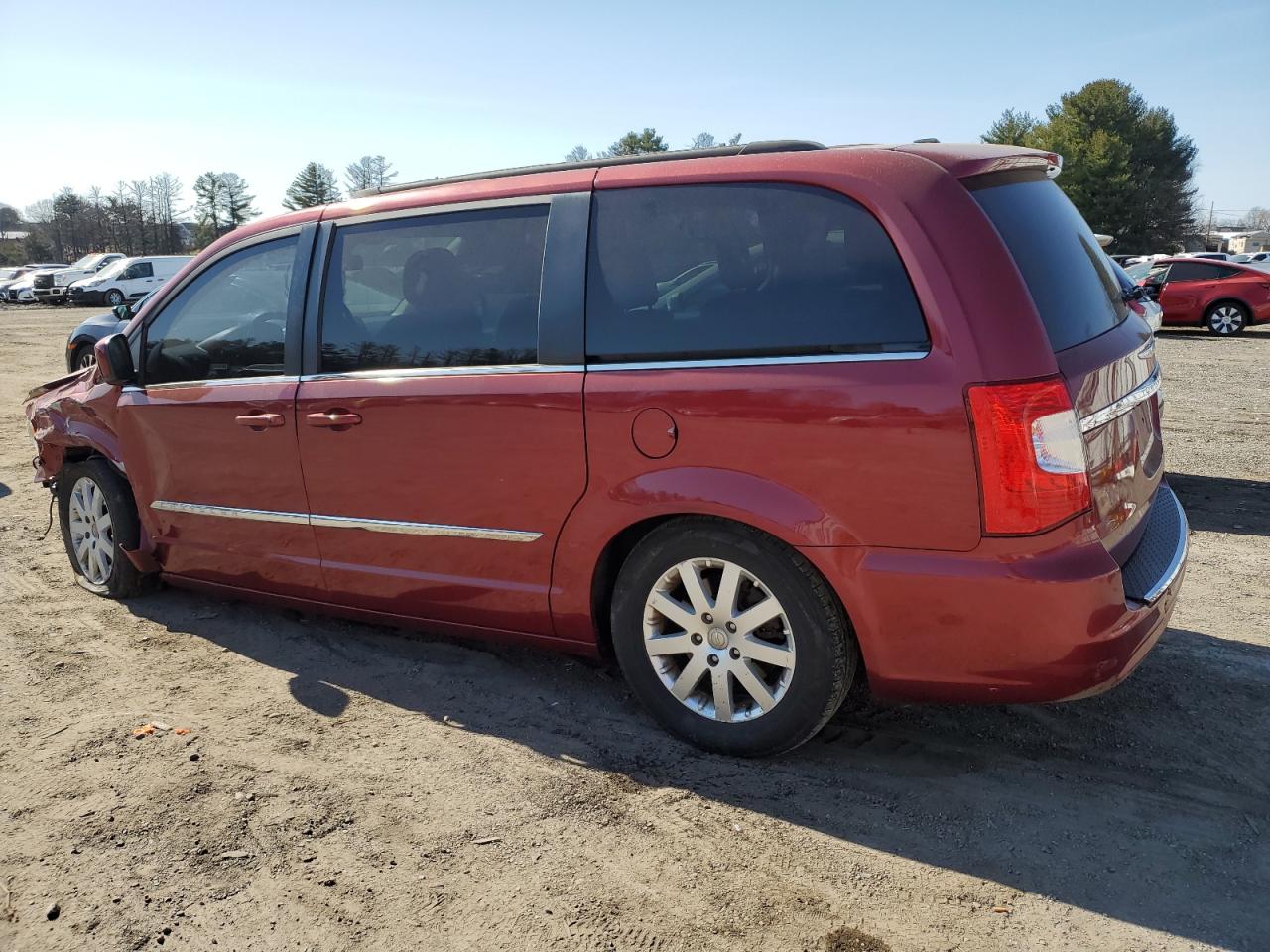 2013 Chrysler Town & Country - Image 2