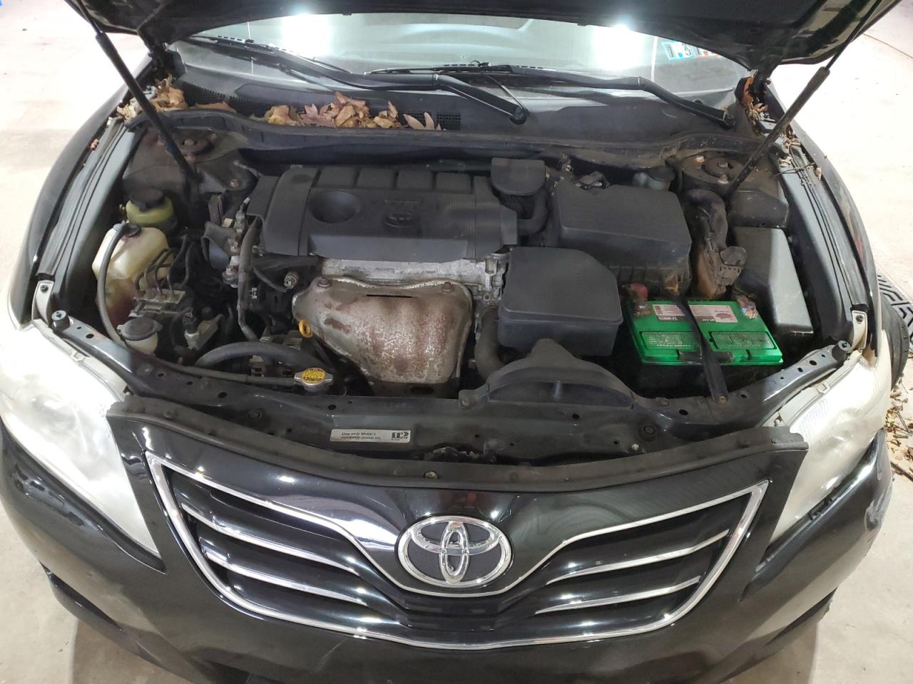 2011 Toyota Camry - Image 11