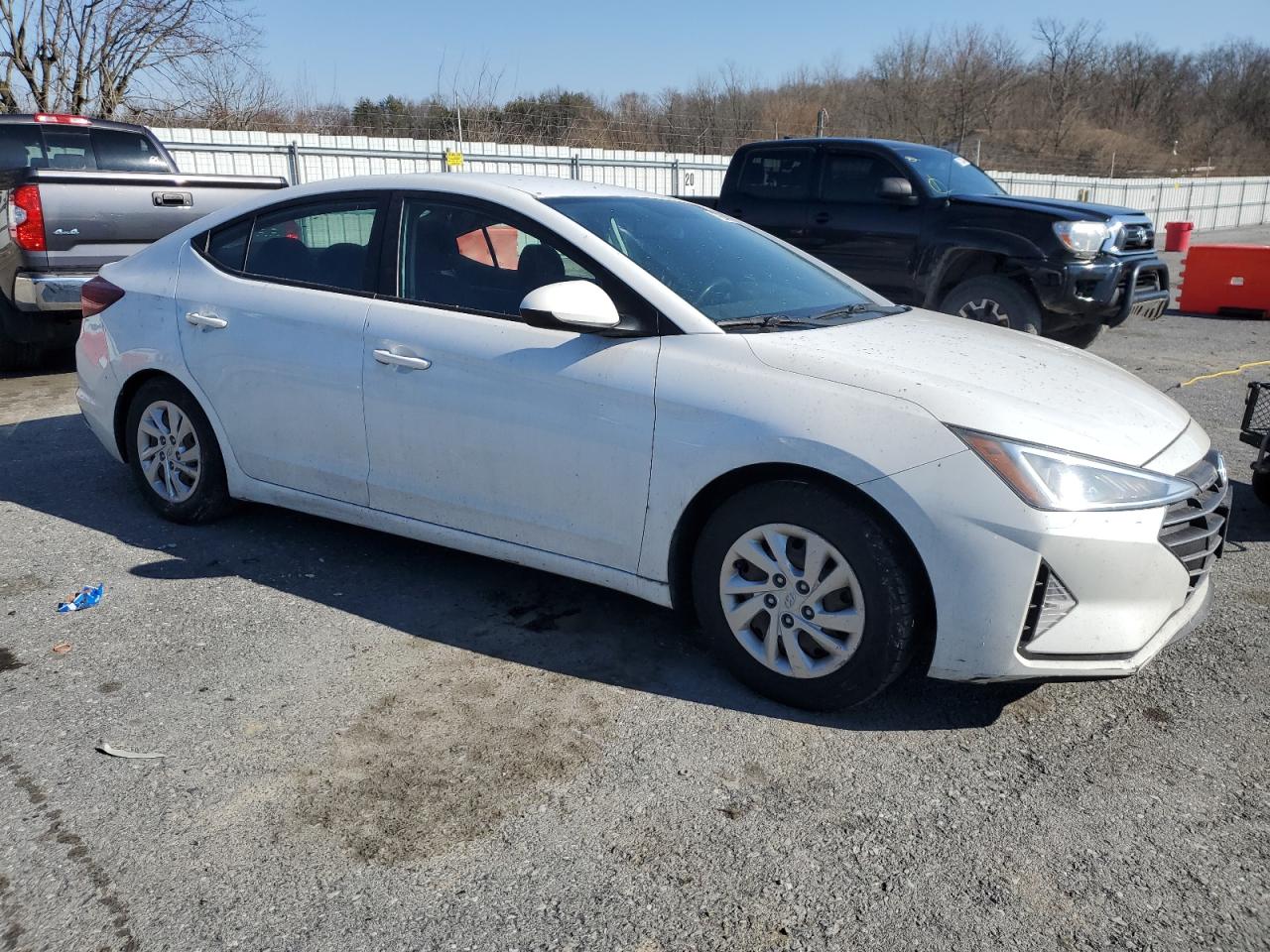 2019 Hyundai Elantra - Image 4