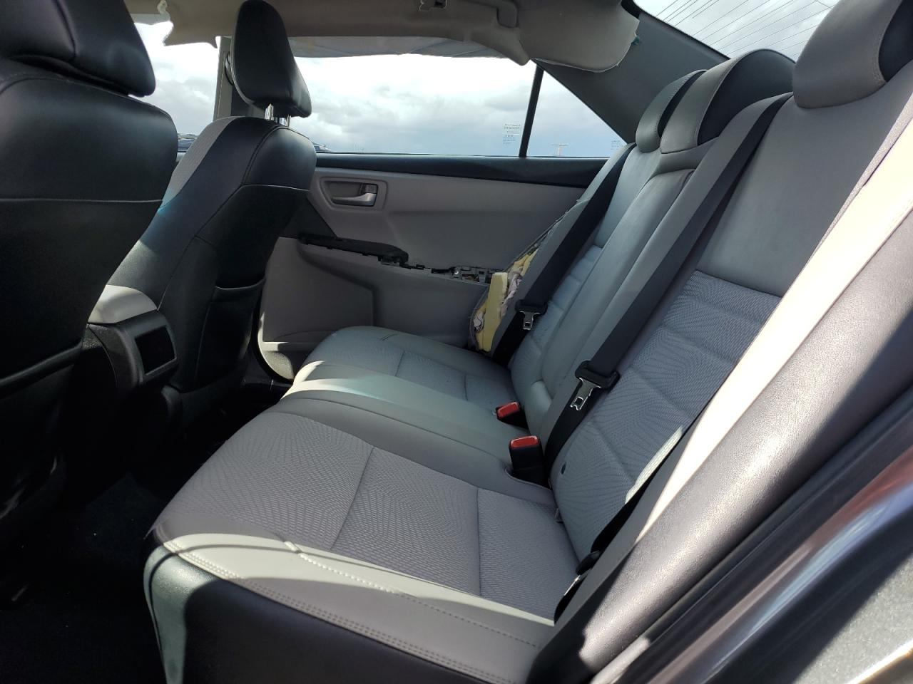 2017 Toyota Camry - Image 10