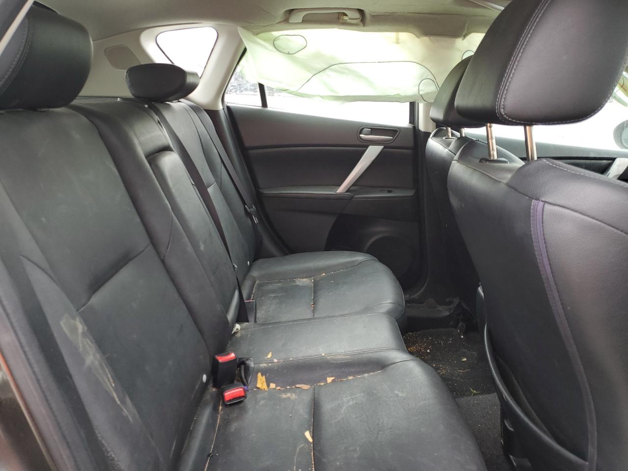 2011 Mazda 3 - Image 10