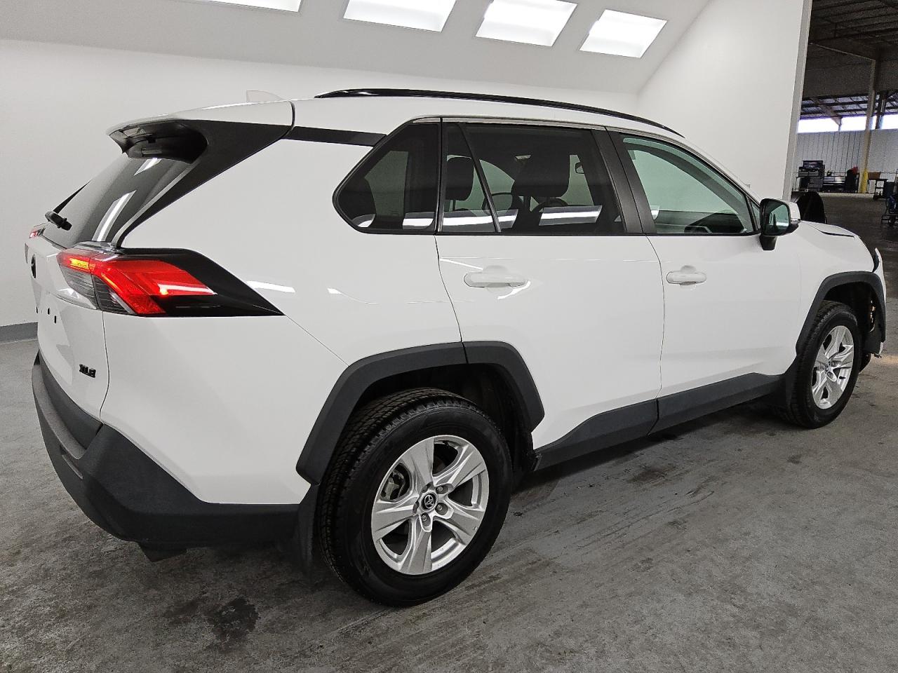 2021 Toyota RAV 4 - Image 3