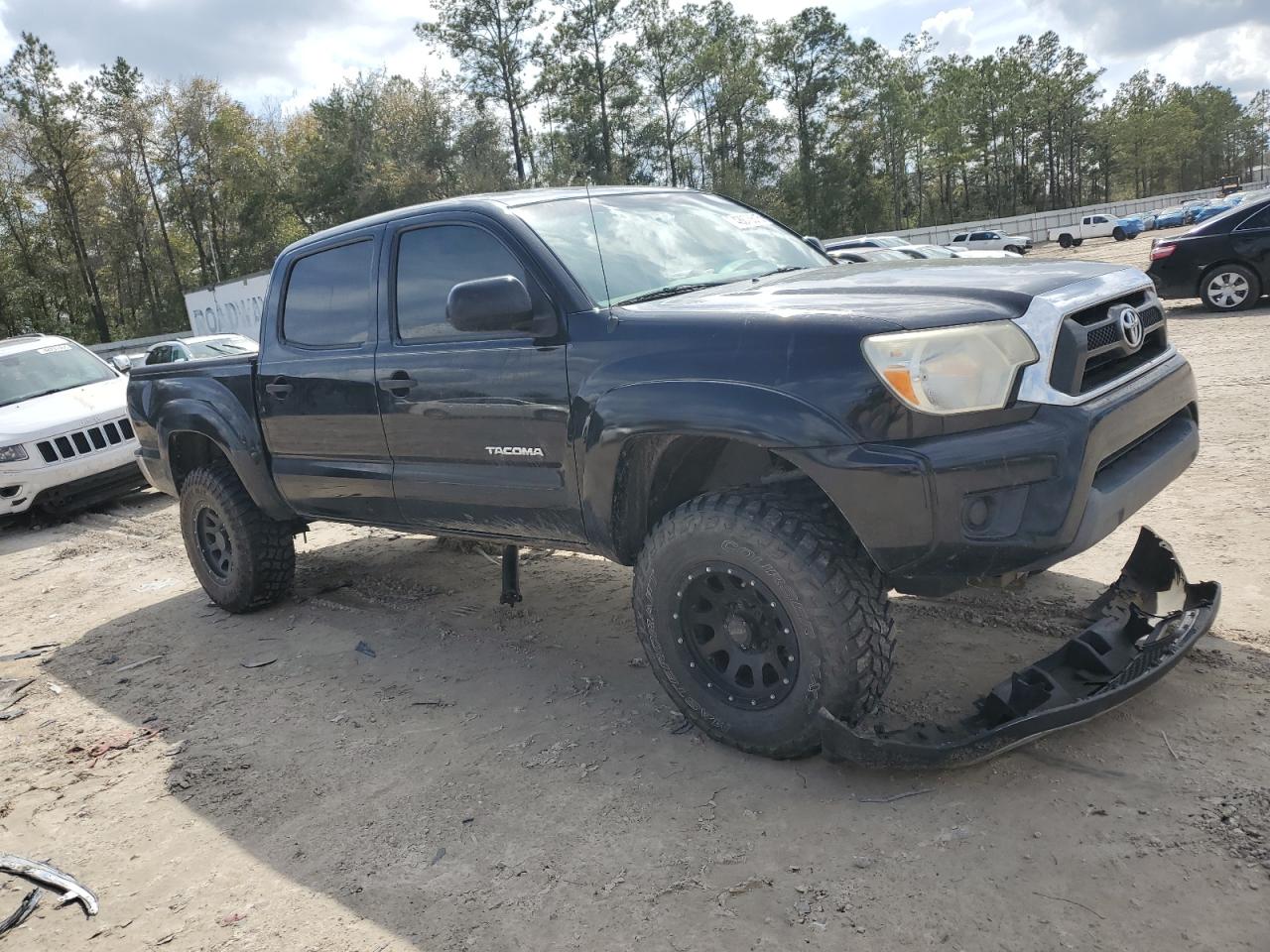 2015 Toyota Tacoma - Image 4