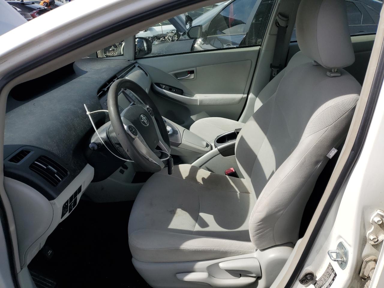 2013 Toyota Prius - Image 7