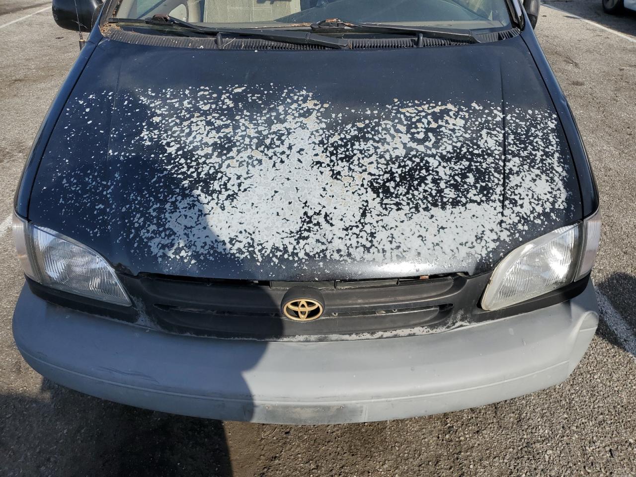 2000 Toyota Sienna - Image 12