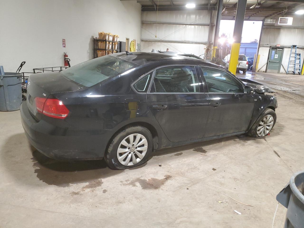 2015 Volkswagen Passat - Image 3