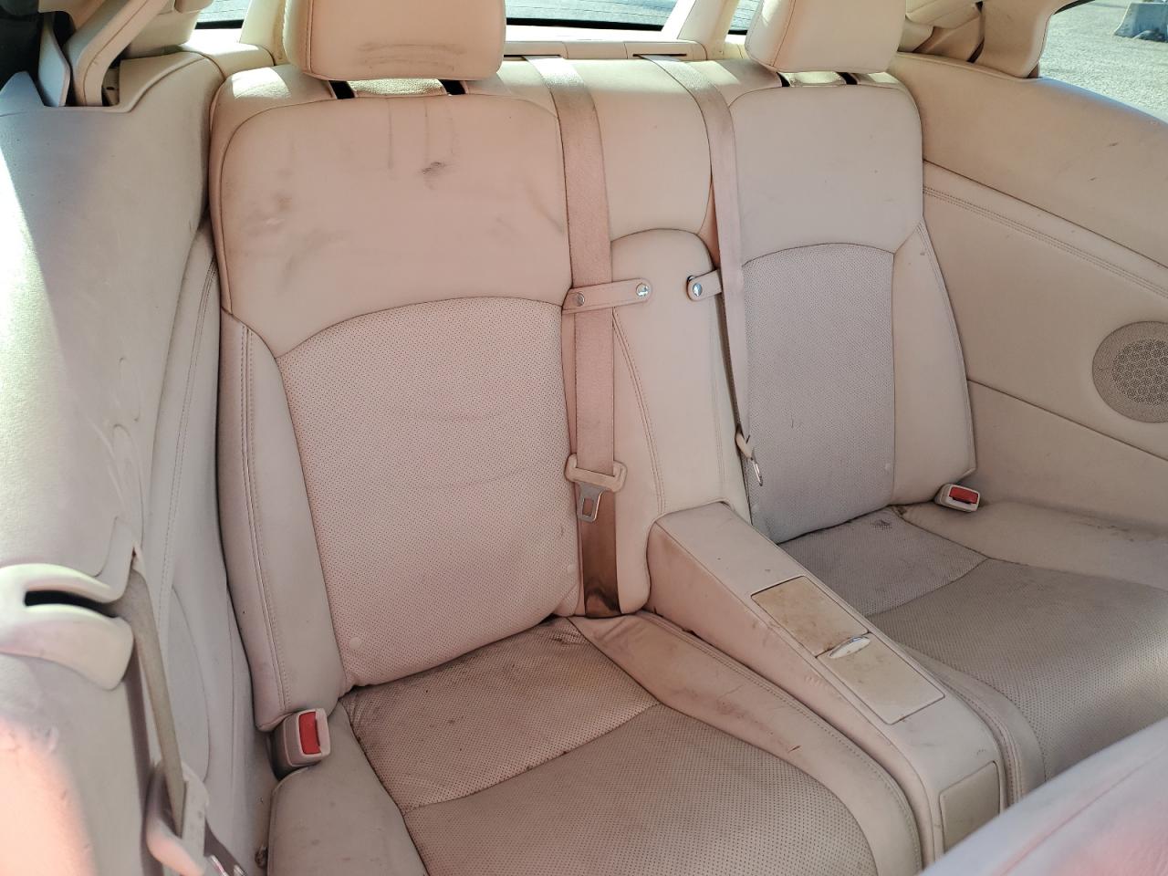 2010 Lexus IS - Image 10