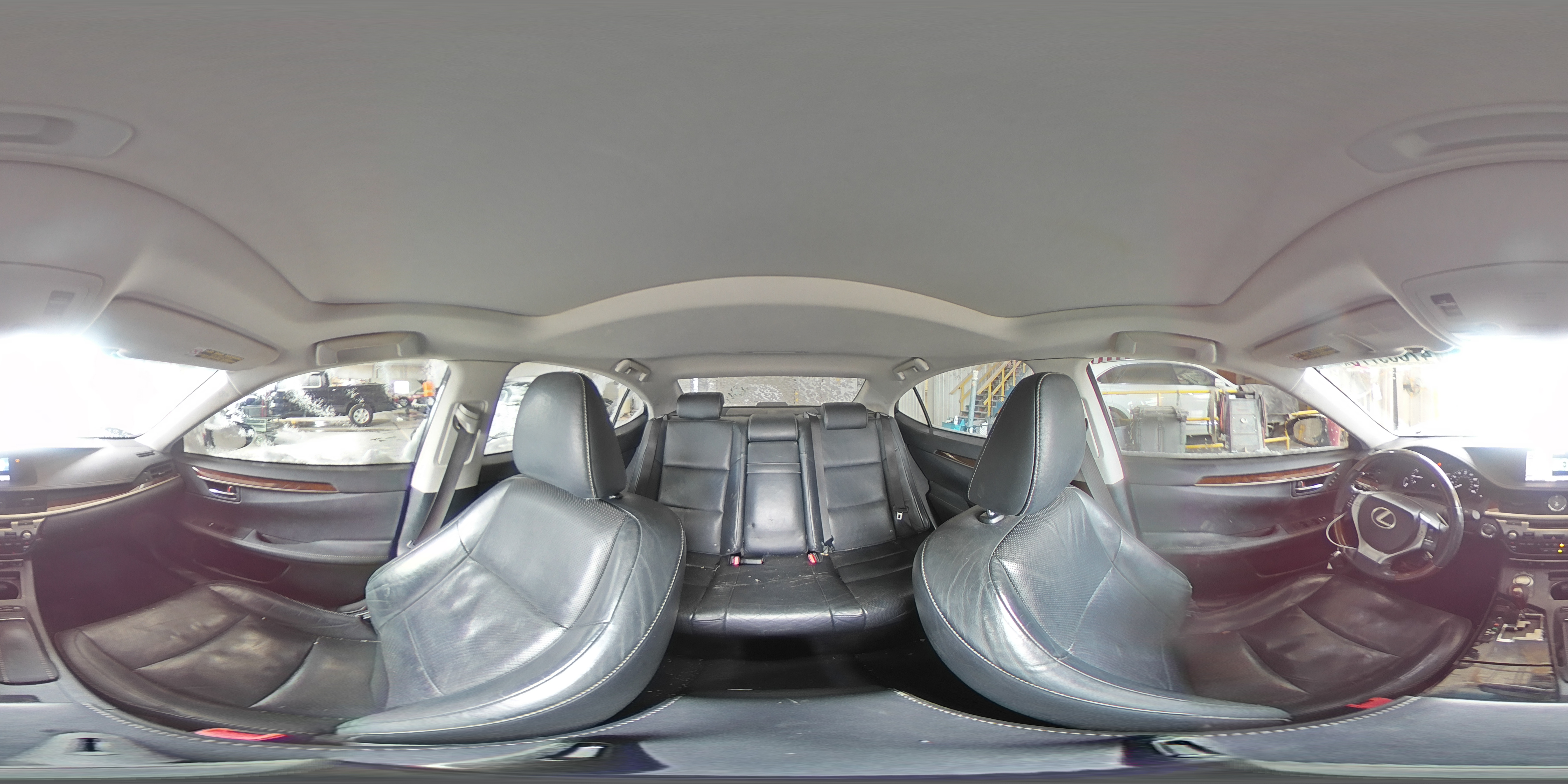 2014 Lexus ES - Image 13