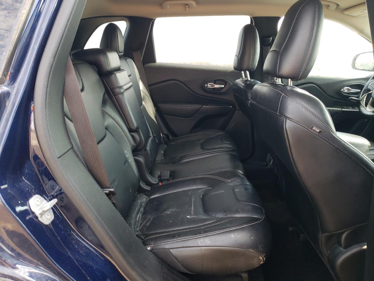 2015 Jeep Grand Cherokee - Image 11