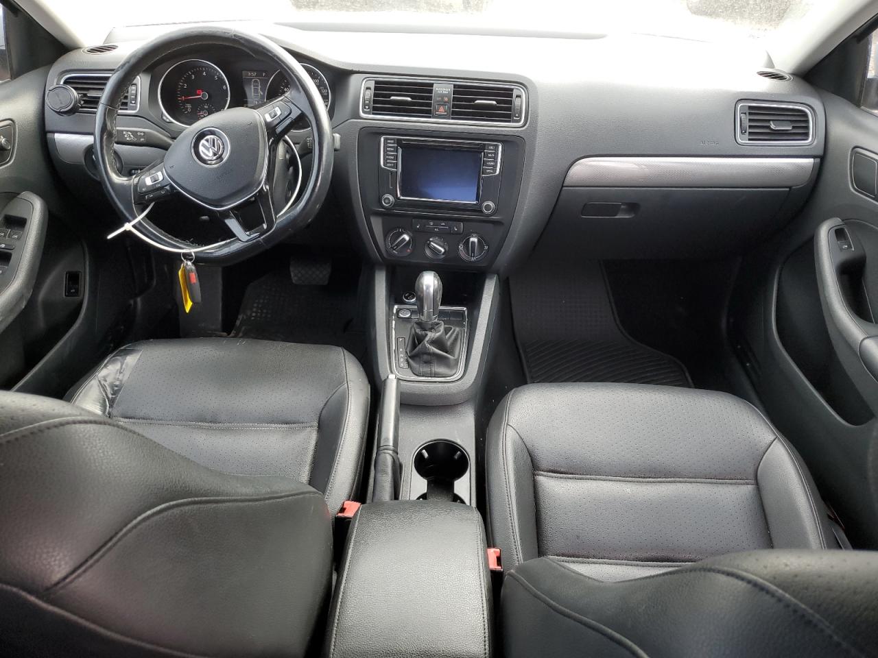 2017 Volkswagen Jetta - Image 8