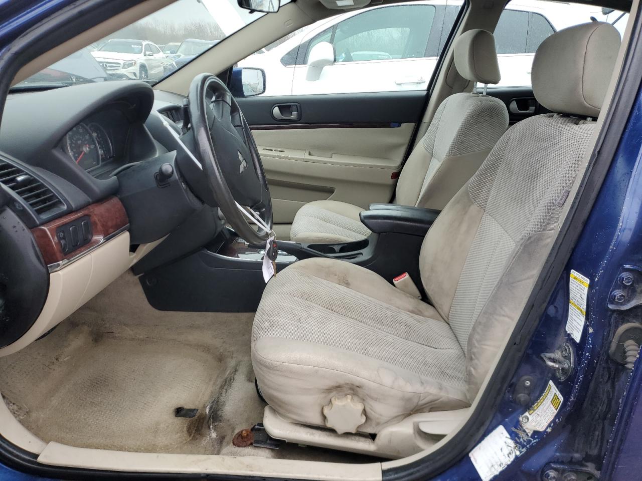 2009 Mitsubishi Galant - Image 7