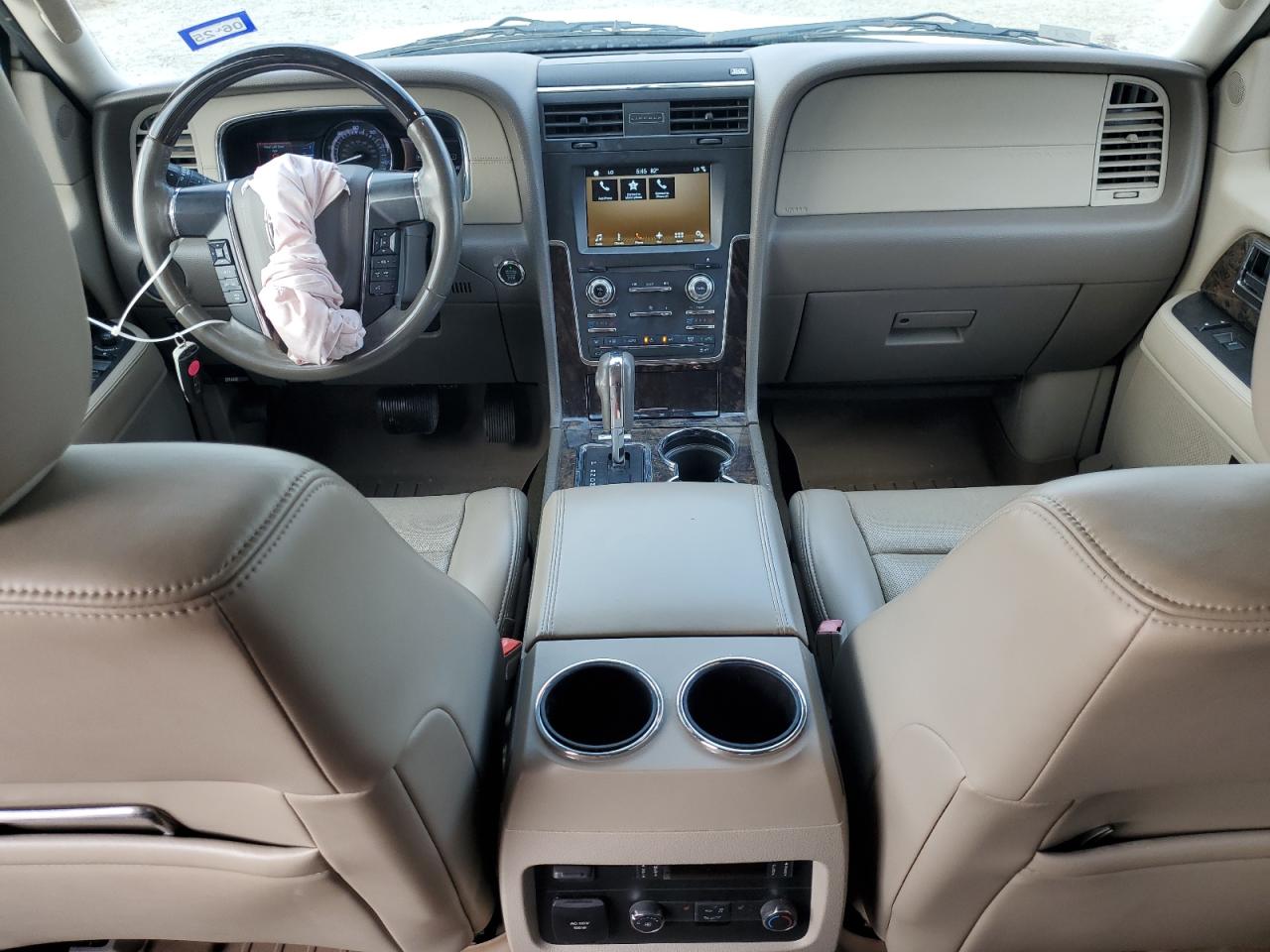 2017 Lincoln Navigator - Image 8