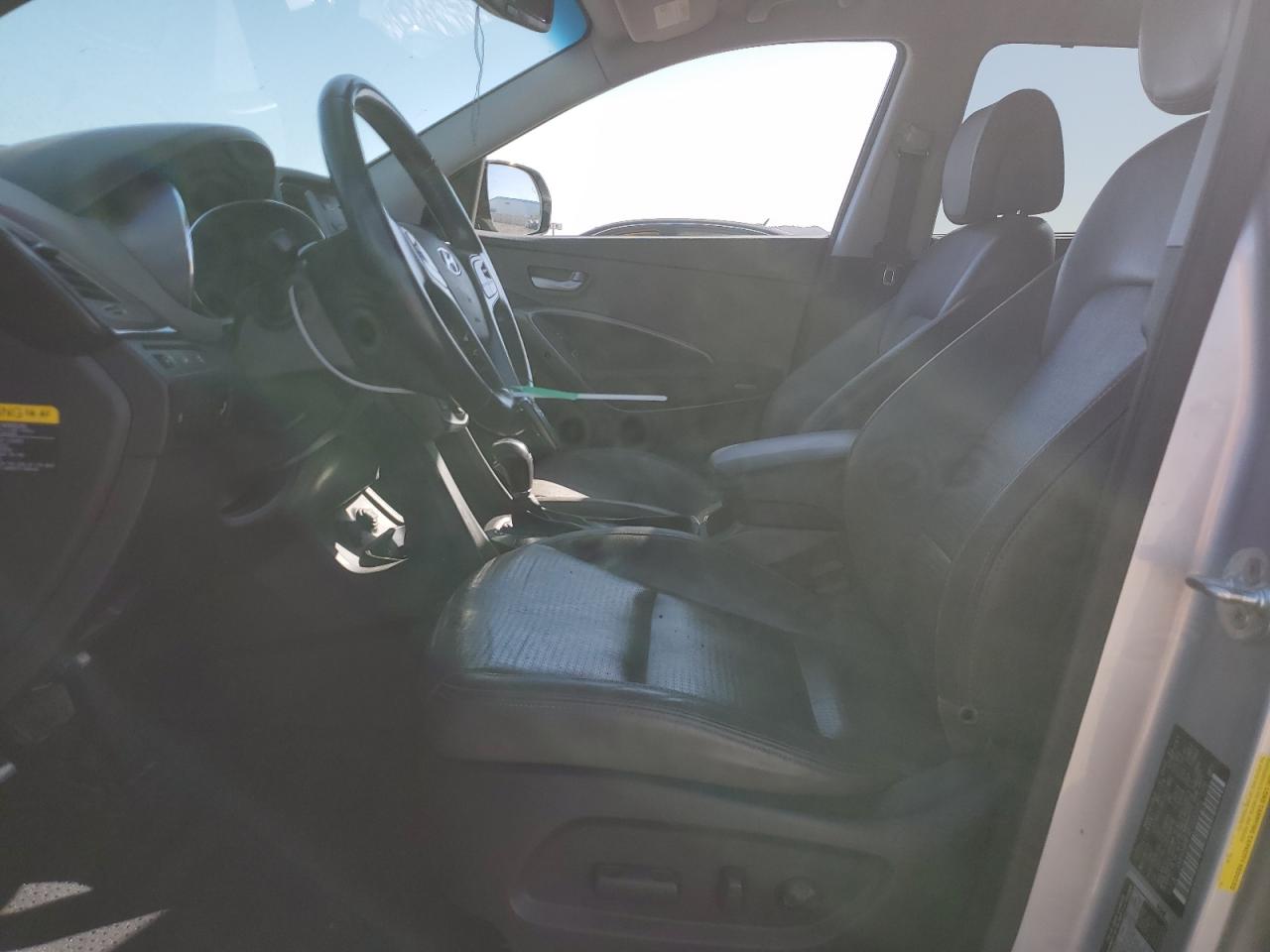 2014 Hyundai Santa Fe - Image 7