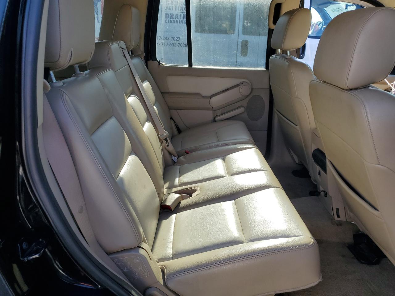 2006 Ford Explorer - Image 11