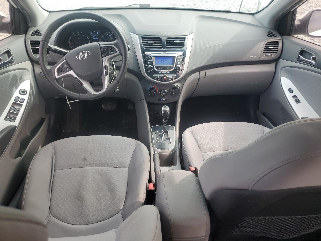 2013 Hyundai Accent - Image 8