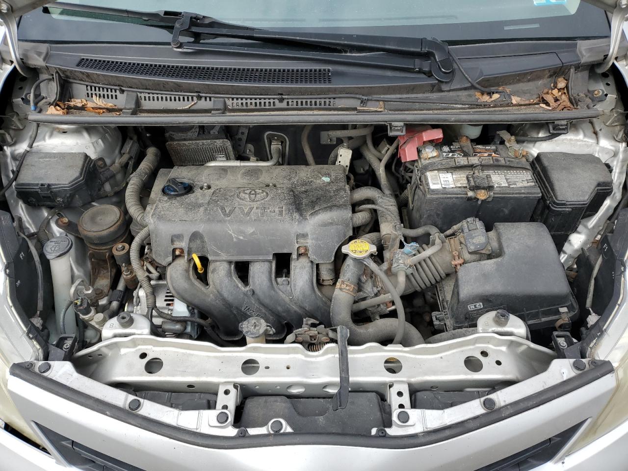 2012 Toyota Yaris - Image 11