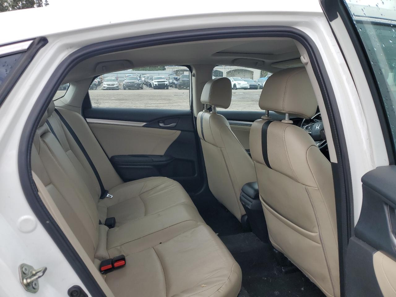 2016 Honda Civic - Image 10