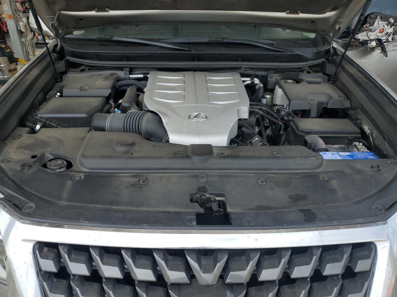 2022 Lexus GX - Image 11