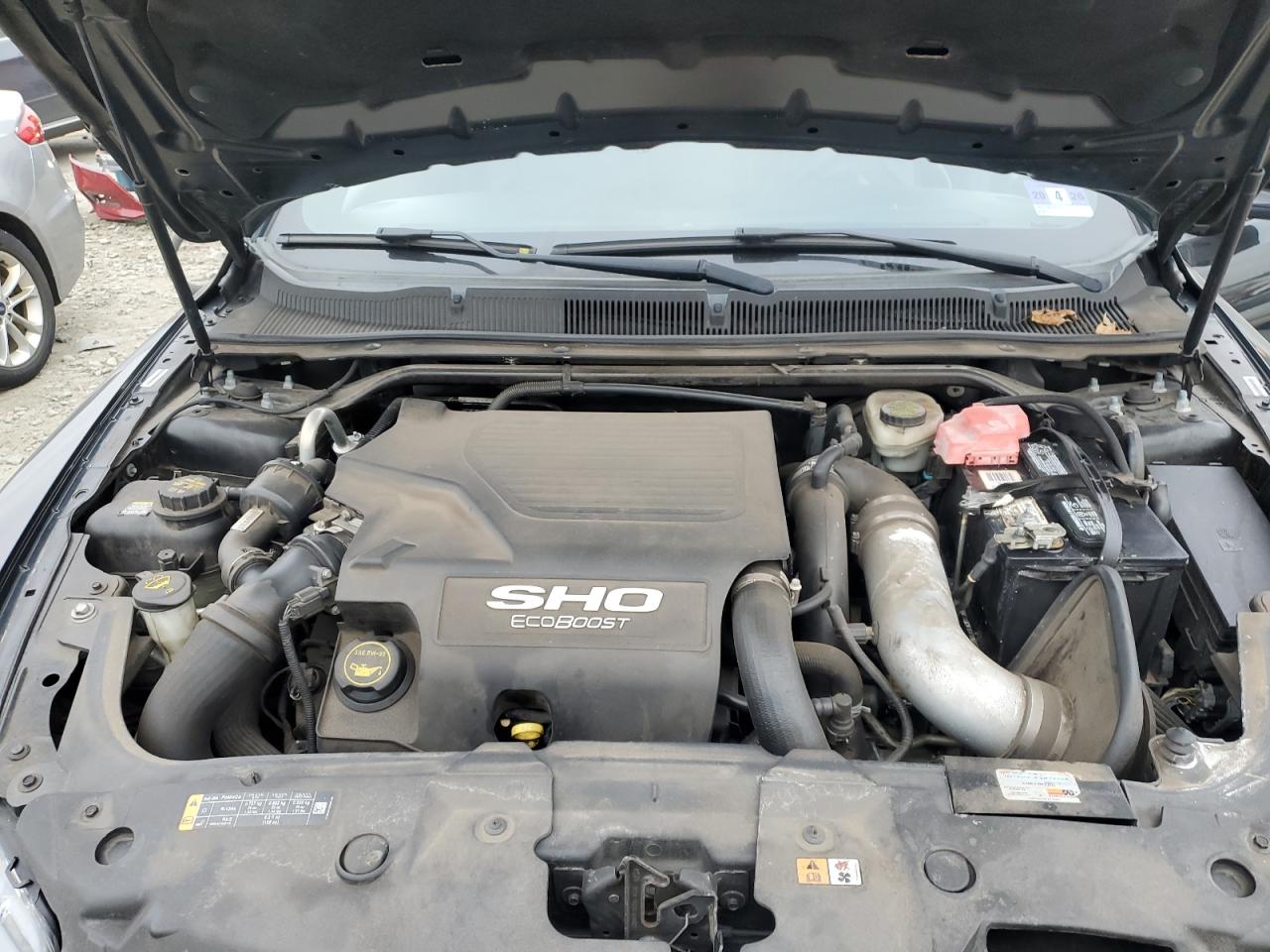 2015 Ford Taurus - Image 11