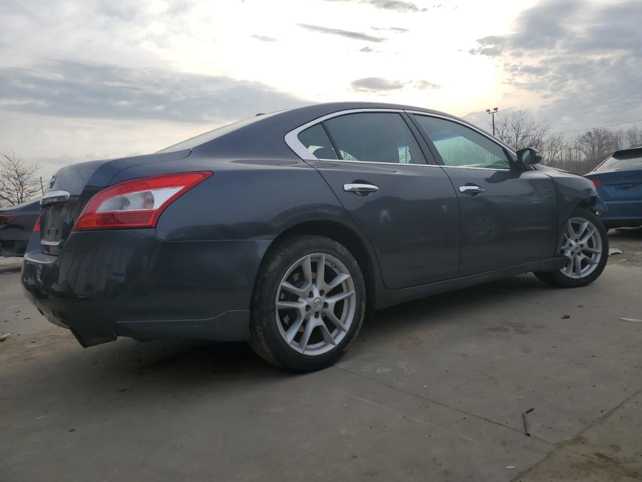 2009 Nissan Maxima - Image 3