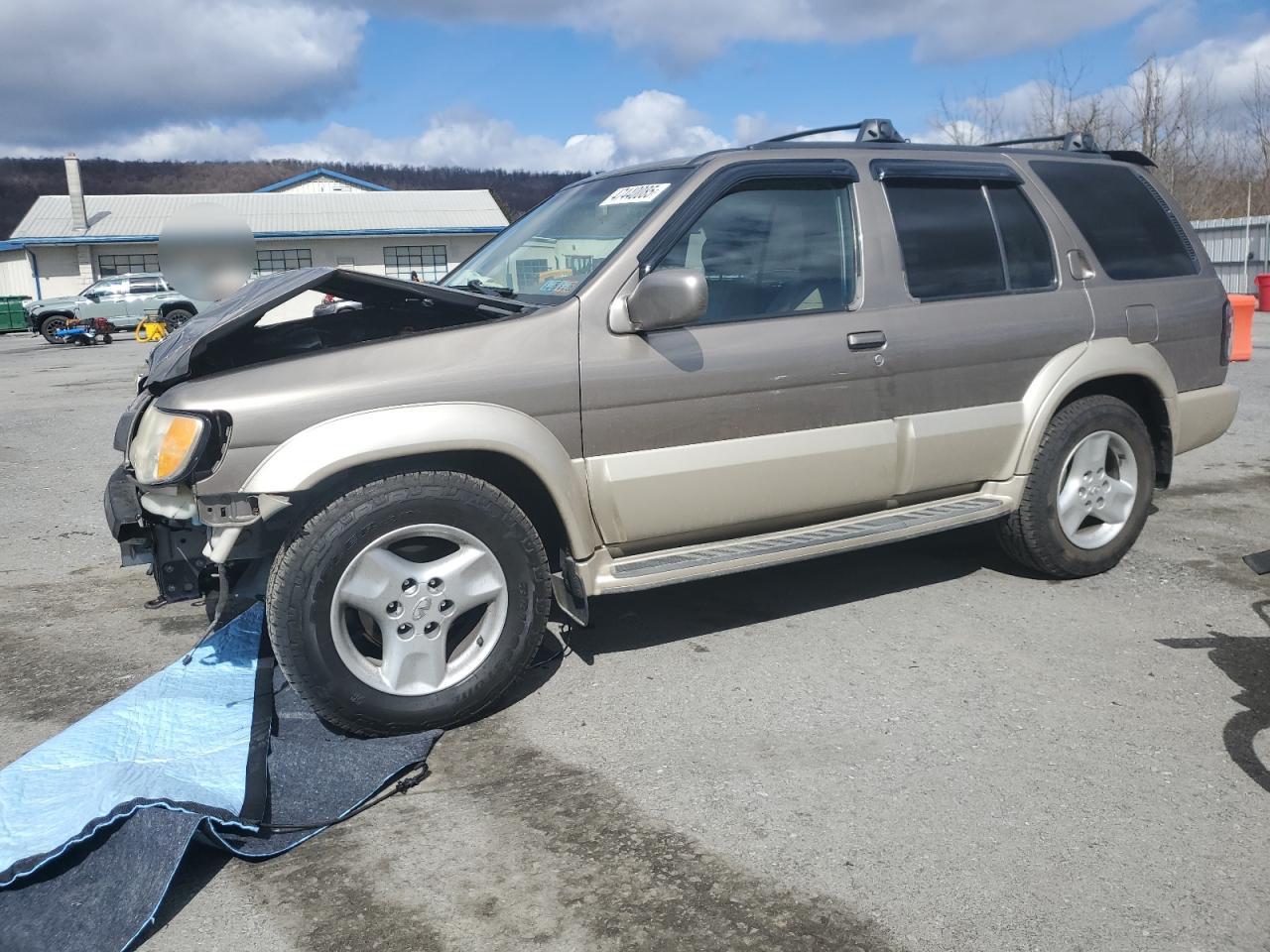 2001 Infiniti QX4 - Image 1