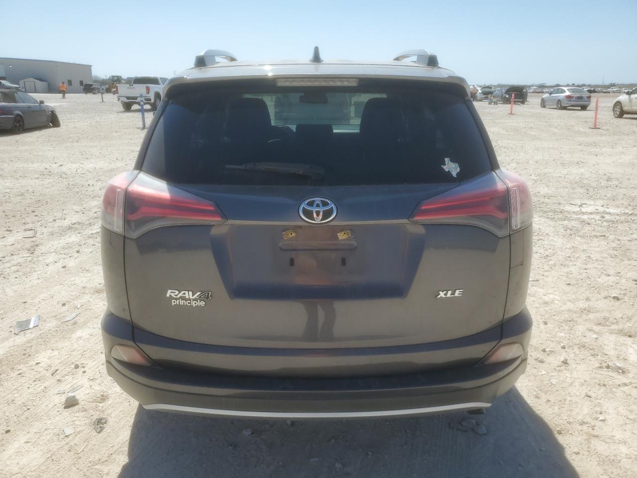 2017 Toyota RAV 4 - Image 6