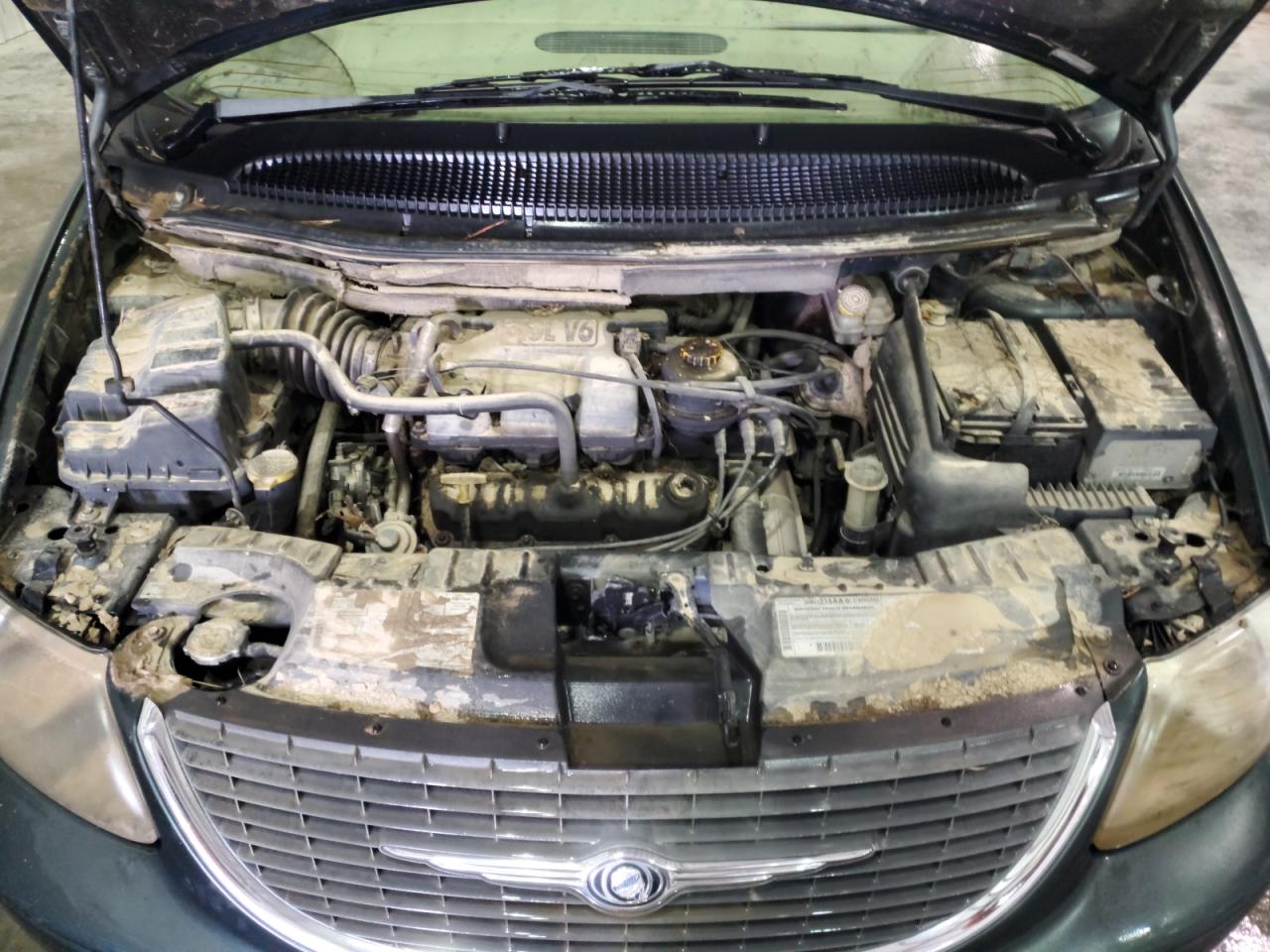 2001 Chrysler Town & Country Lx VIN: 2C8GP44G41R113027 Lot: 48148535