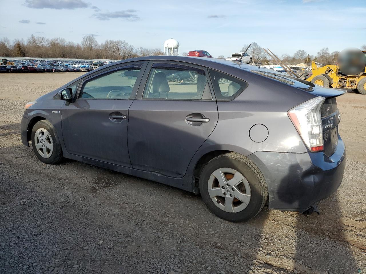 2011 Toyota Prius - Image 2