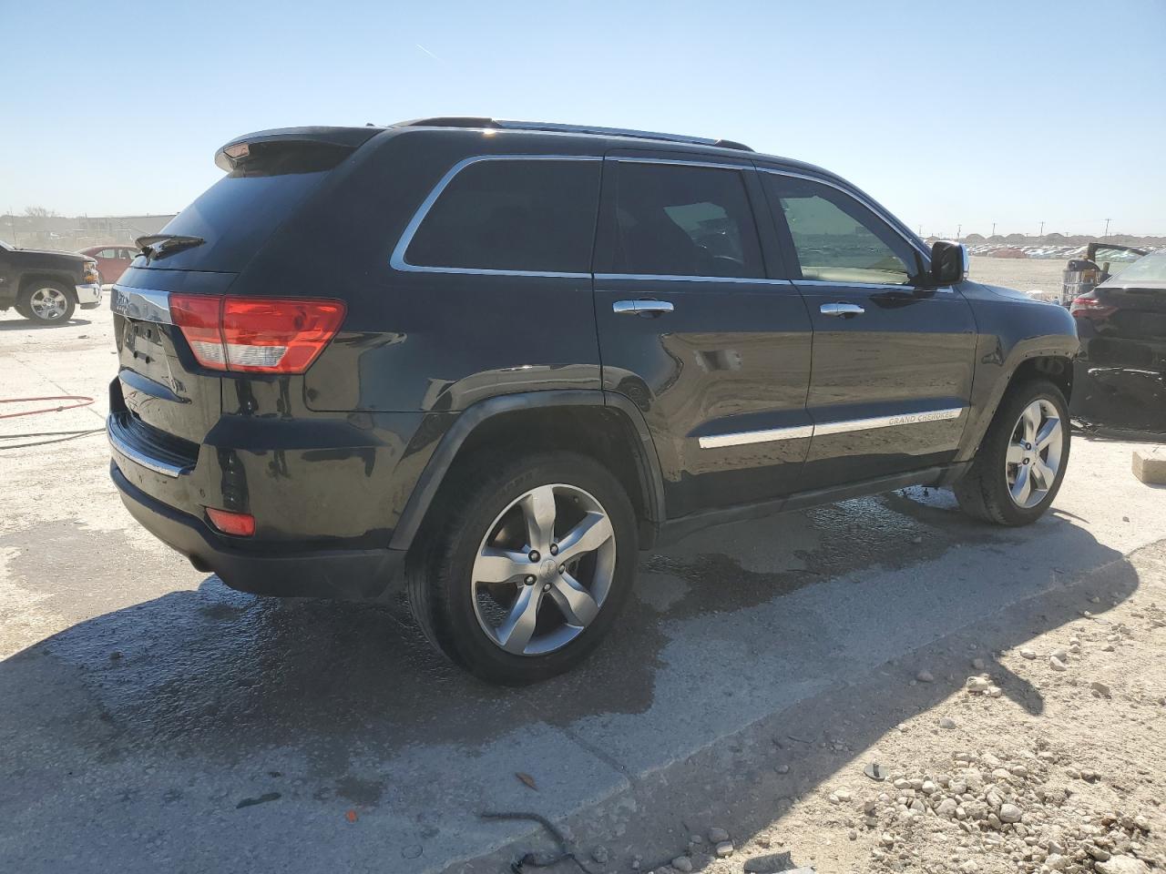 2012 Jeep Grand Cherokee - Image 3