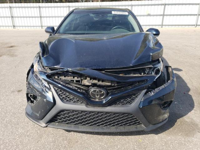  TOYOTA CAMRY 2018 Синий