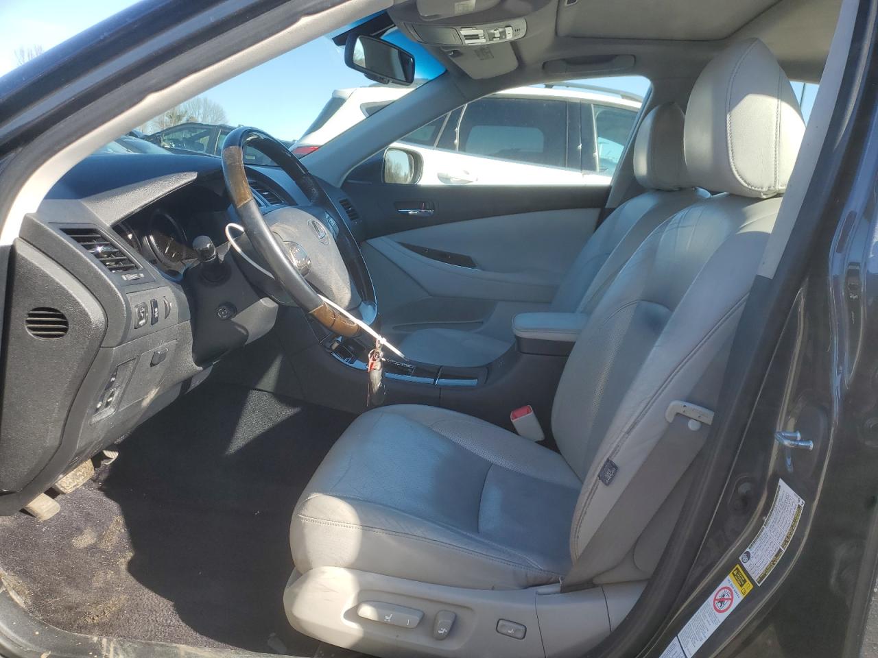 2010 Lexus ES - Image 7