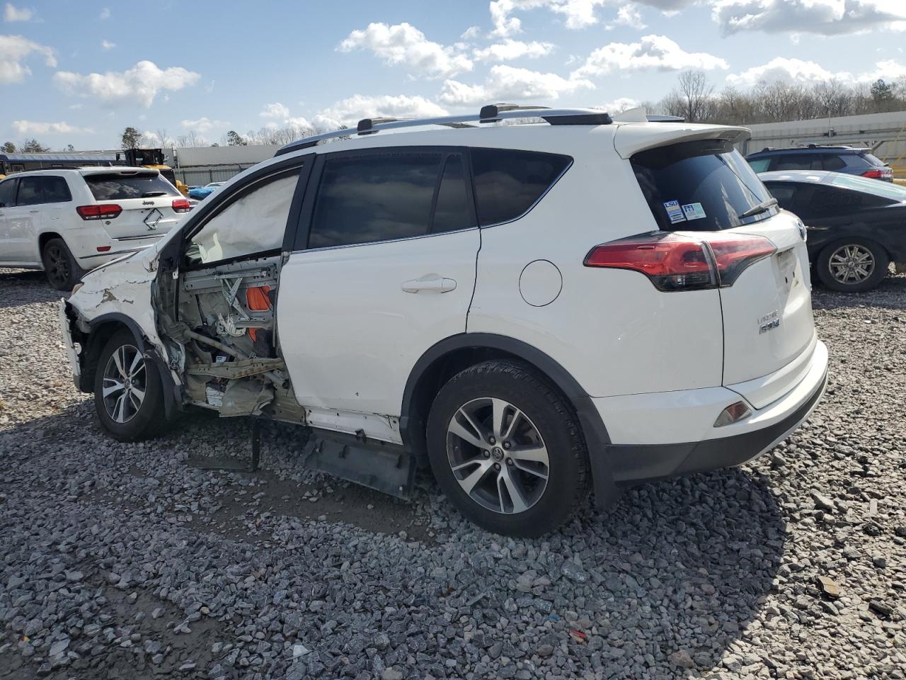 2016 Toyota RAV 4 - Image 2