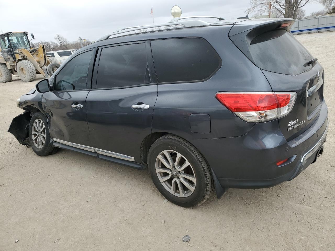 2014 Nissan Pathfinder - Image 2