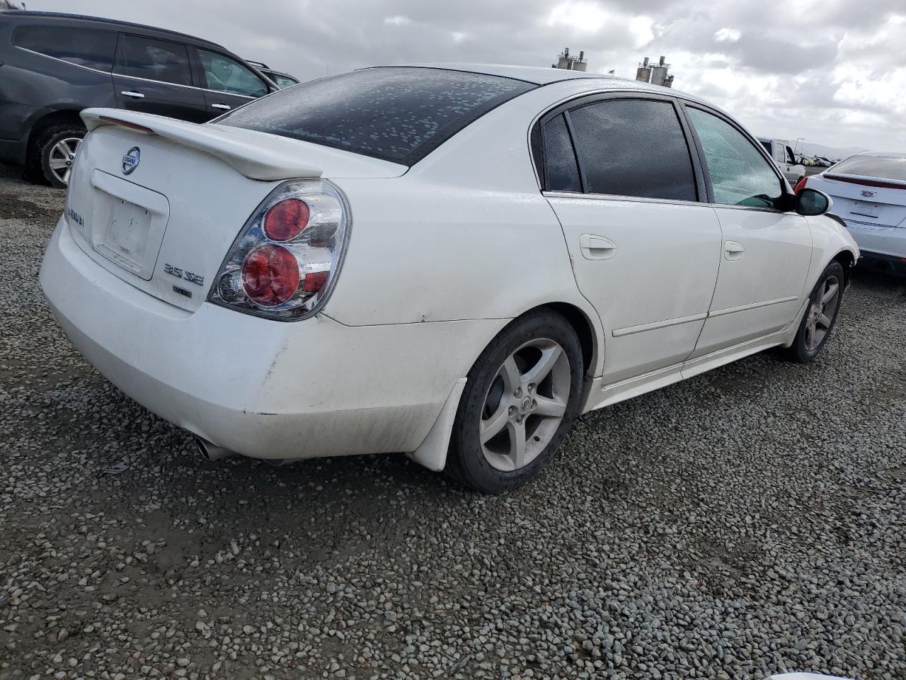 2005 Nissan Altima - Image 3