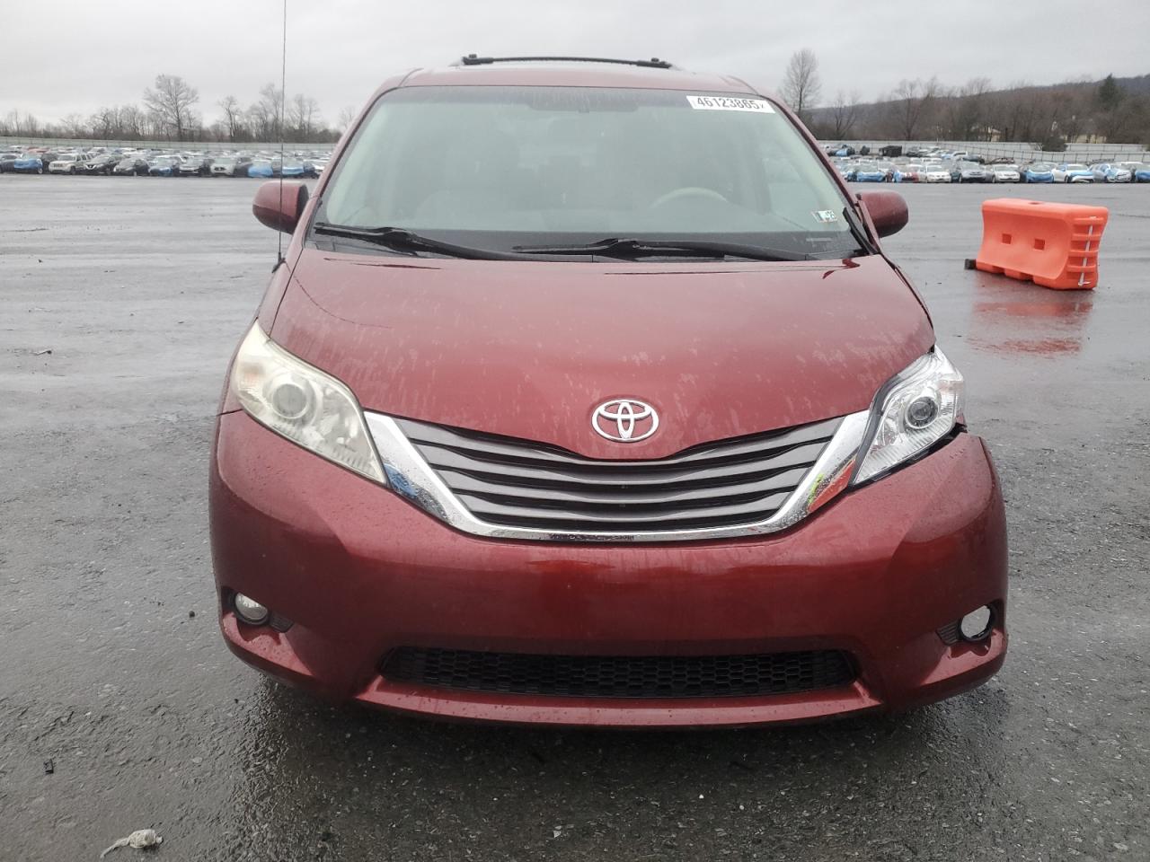 2013 Toyota Sienna - Image 5