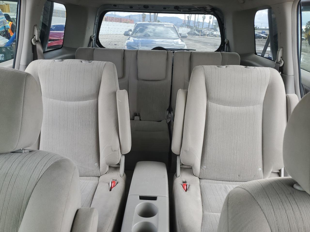 2015 Nissan Quest - Image 10