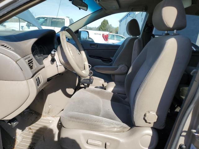 2004 TOYOTA SIENNA CE