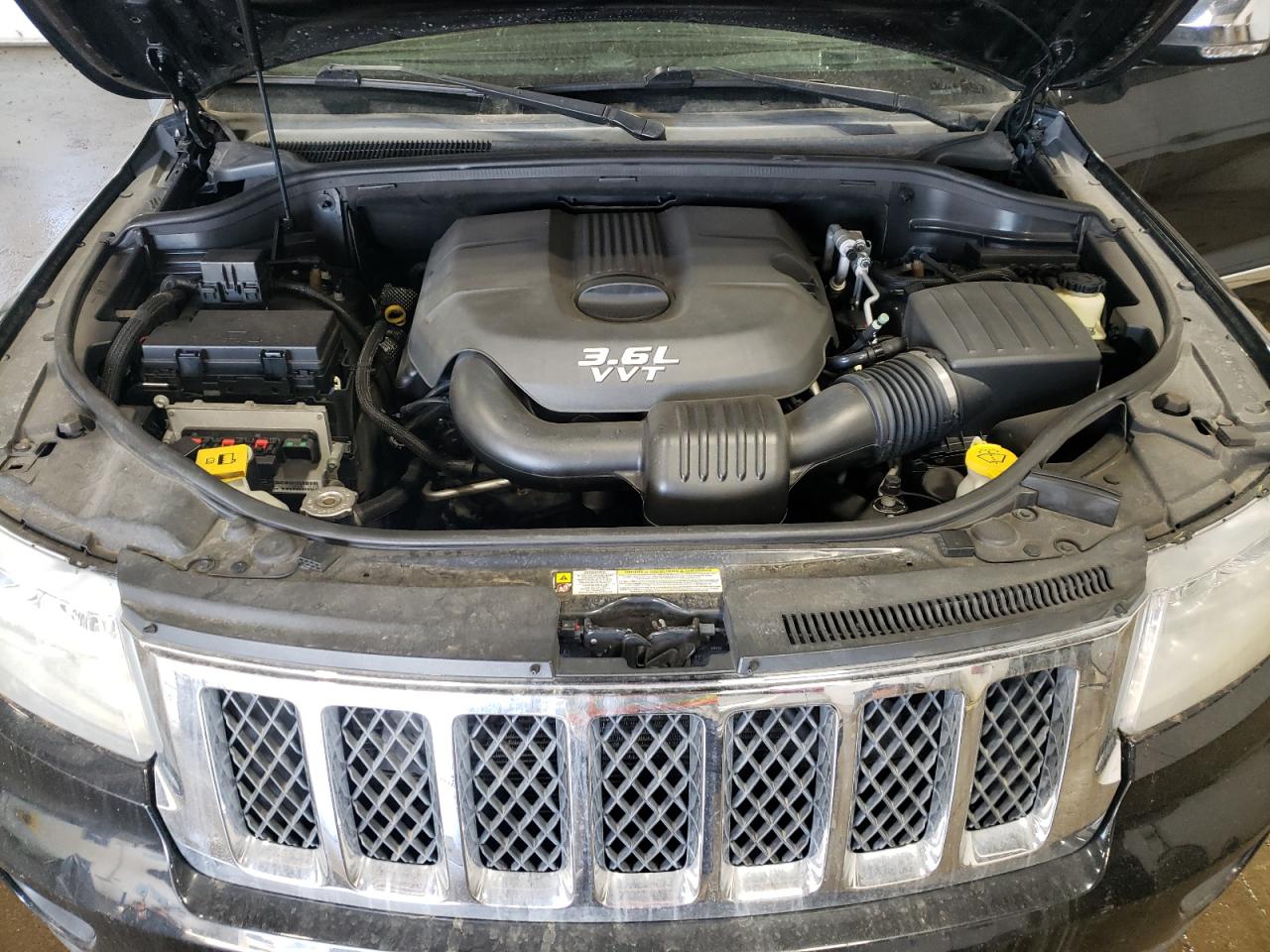 2013 Jeep Grand Cherokee - Image 12