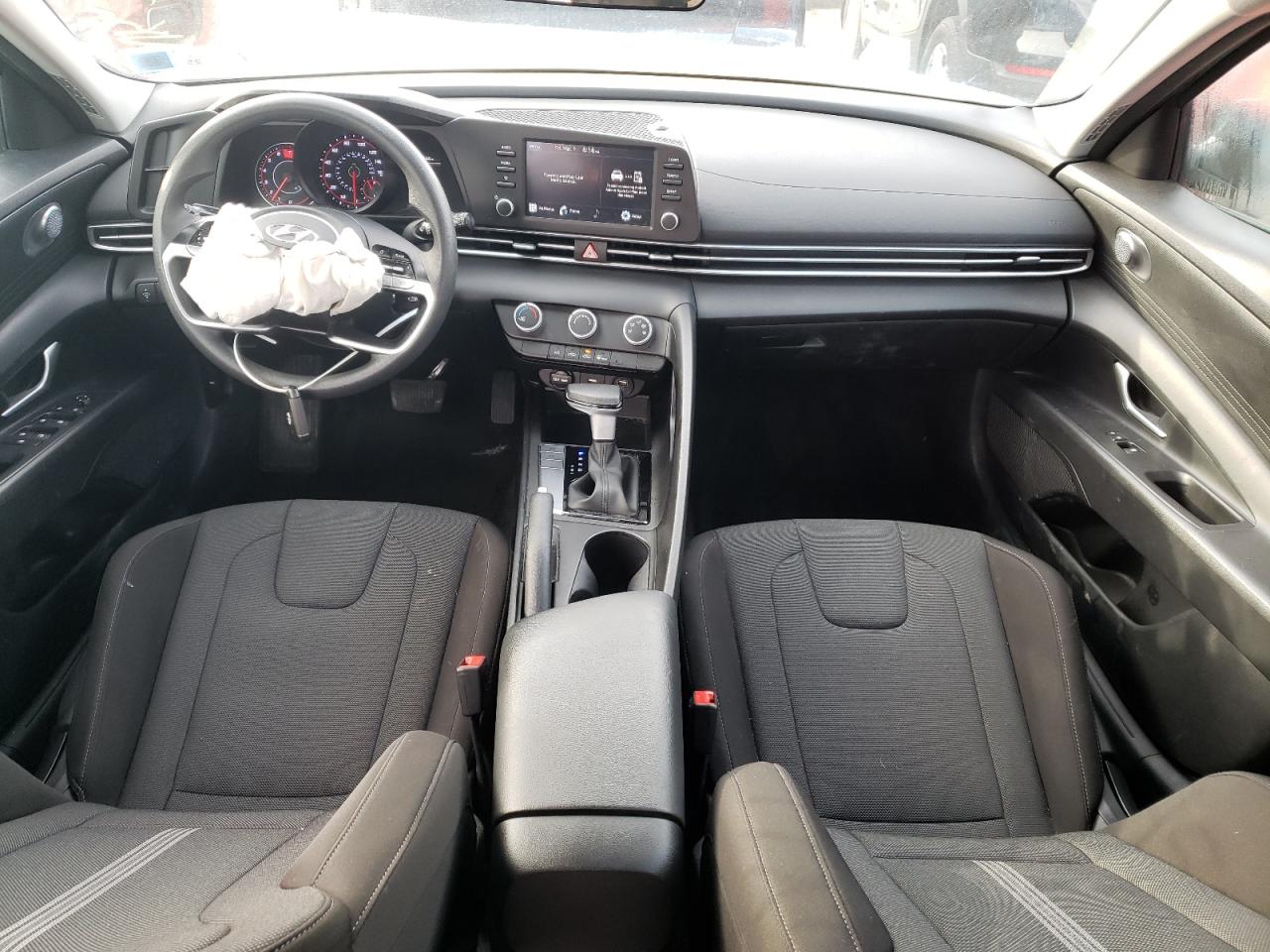 2023 Hyundai Elantra - Image 8