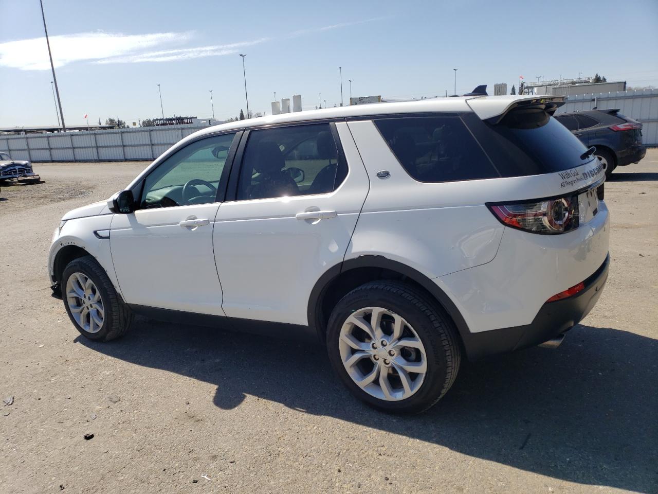 2016 Land Rover Discovery - Image 2