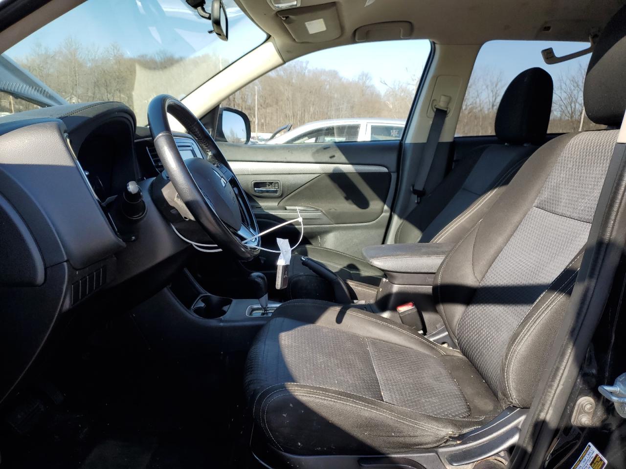 2016 Mitsubishi Outlander - Image 7
