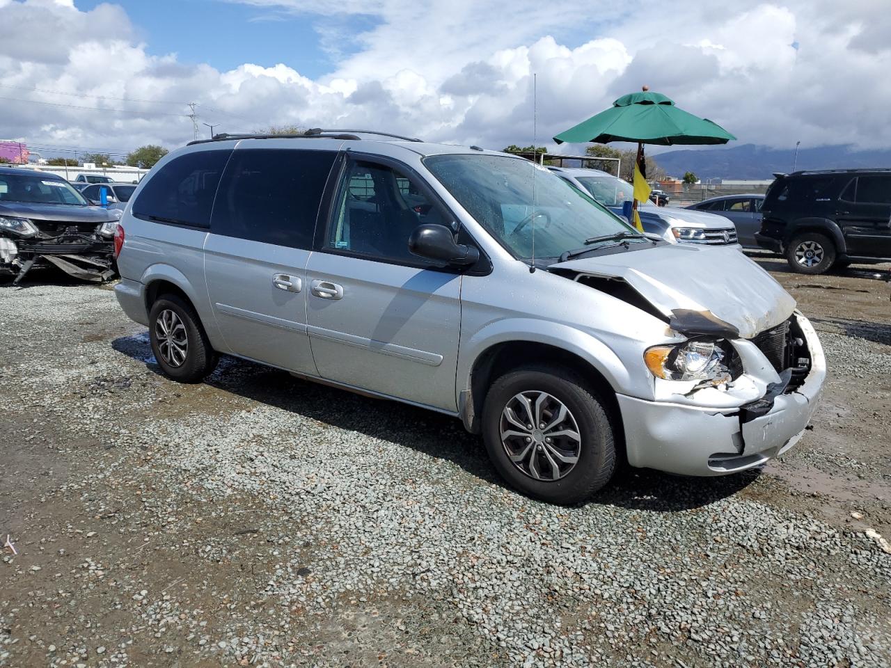 2006 Chrysler Town & Country - Image 4