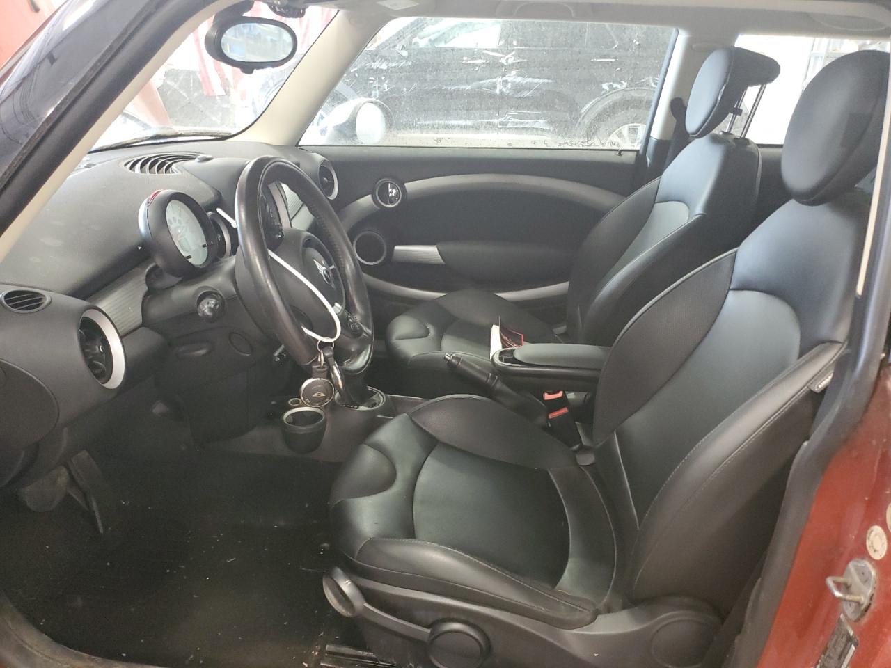 2011 Mini Cooper VIN: WMWSU3C58BT092284 Lot: 49825555