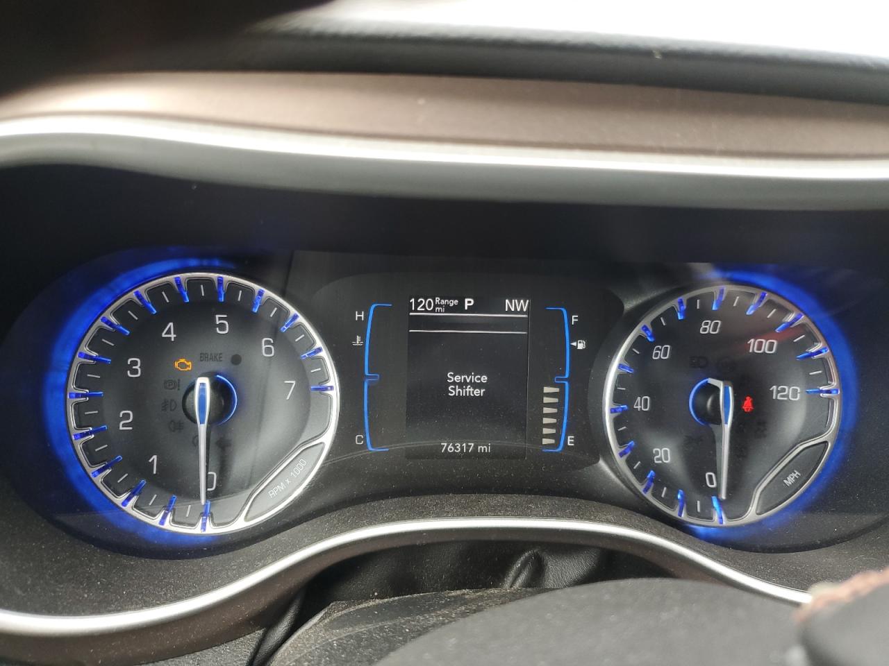 2017 Chrysler Pacifica - Image 9