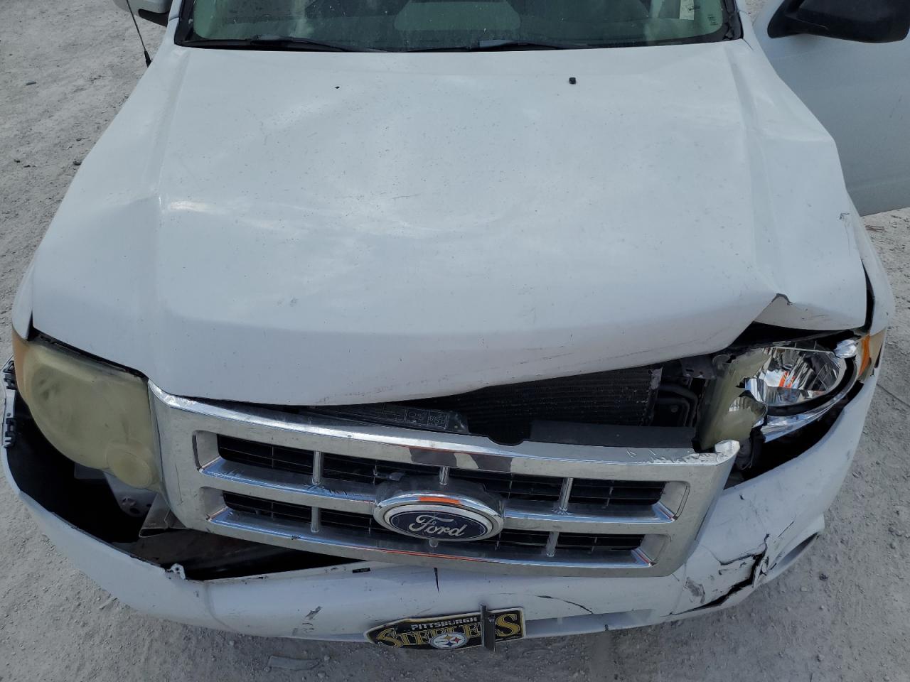 2010 Ford Escape - Image 11